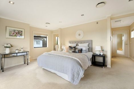 Photo of property in 10 Ronaki Road, Mission Bay, Auckland, 1071