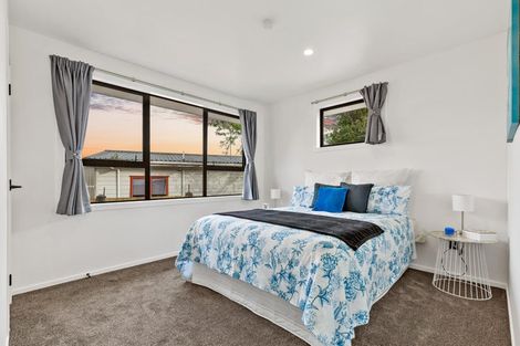 Photo of property in 38 Meilland Place, Glen Eden, Auckland, 0602