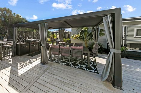 Photo of property in 84 Shaw Road, Oratia, Auckland, 0604