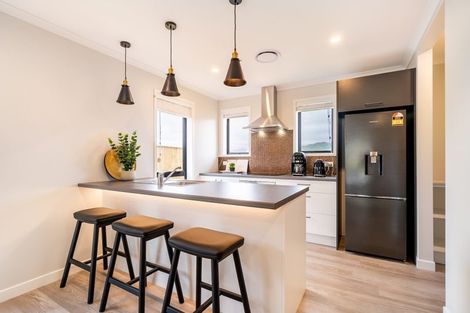 Photo of property in 17 Te Hoiere Street, Aotea, Porirua, 5024