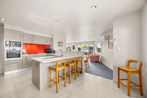 Photo of property in 40 Westpark Drive, West Harbour, Auckland, 0618