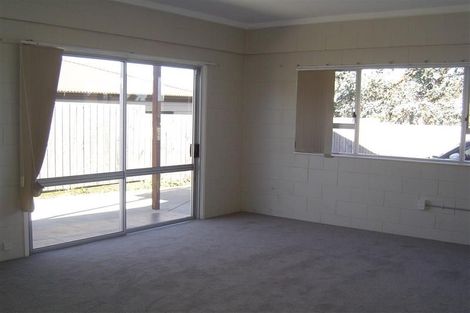 Photo of property in 8 Cheval Drive, Totara Vale, Auckland, 0629