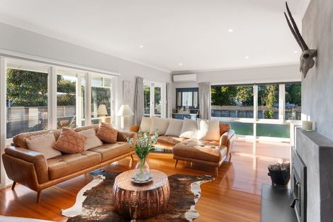 Photo of property in 12 Rawene Street, Waikanae, 5036