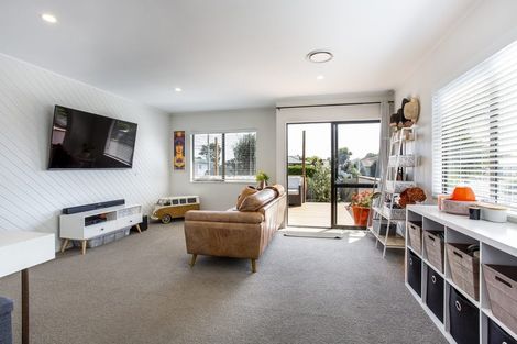 Photo of property in 2/13 Warriston Avenue, Waiuku, 2123