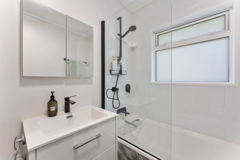 Photo of property in 73b Great North Road, Saint Johns Hill, Whanganui, 4501