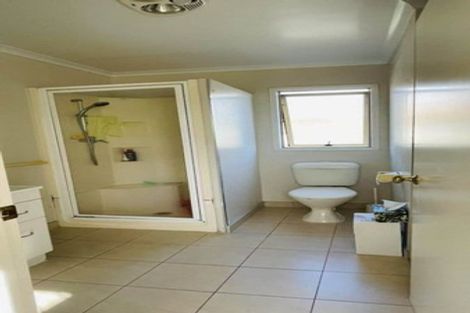 Photo of property in 12 Tyndrum Place, Highland Park, Auckland, 2010