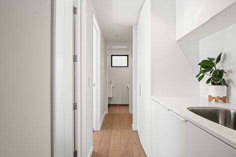 Photo of property in 2 Eichardt Place, Jacks Point, 9371