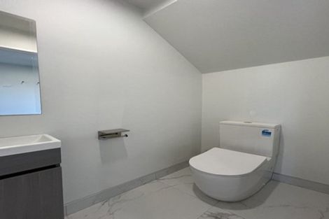 Photo of property in 2/17 Barneys Farm Road, Clendon Park, Auckland, 2103