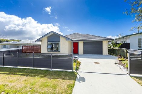 Photo of property in 4a Golders Road, Elderslea, Upper Hutt, 5018