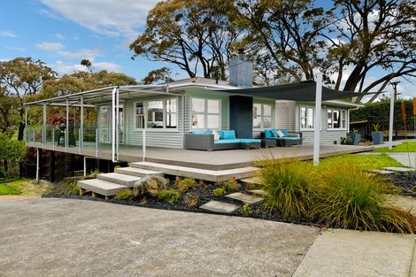 Photo of property in 124 Tiroroa Avenue, Te Atatu South, Auckland, 0610