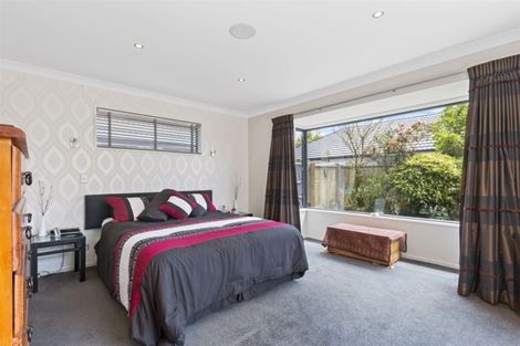 Photo of property in 28 Bottle Lake Drive, Parklands, Christchurch, 8083