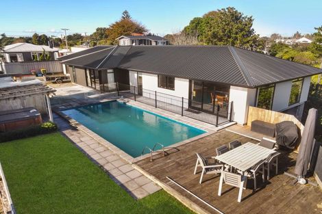 Photo of property in 136b Seaview Road, Westown, New Plymouth, 4310
