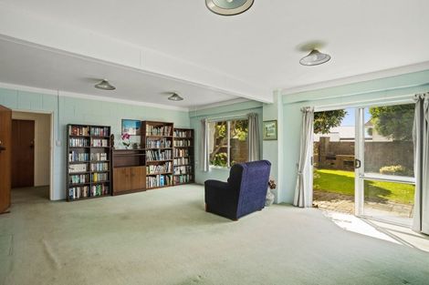 Photo of property in 13 Julian Place, Westown, New Plymouth, 4310
