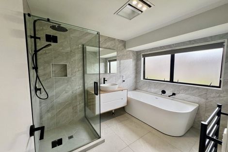 Photo of property in 9 West Fairway, Golflands, Auckland, 2013