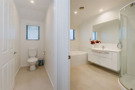 Photo of property in 44 Awatea Avenue, Paraparaumu, 5032