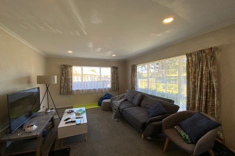 Photo of property in 2/246 Cascades Road, Botany Downs, Auckland, 2010