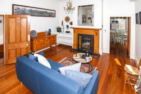 Photo of property in 209 Collingwood Street, Nelson South, Nelson, 7010