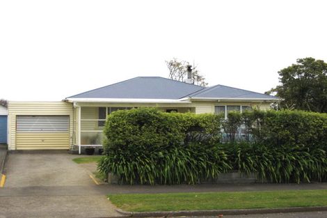 Photo of property in 6 Miro Street, Merrilands, New Plymouth, 4312