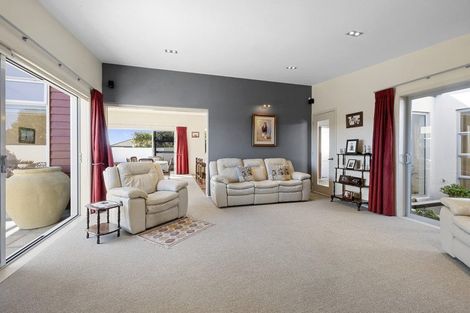 Photo of property in 4 St Andrews Parkway, Waiwhakaiho, New Plymouth, 4312