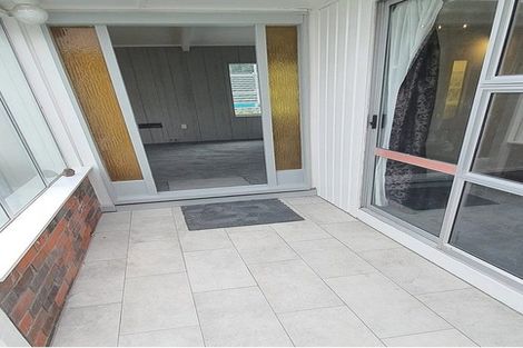 Photo of property in 37 Raroa Terrace, Tawa, Wellington, 5028