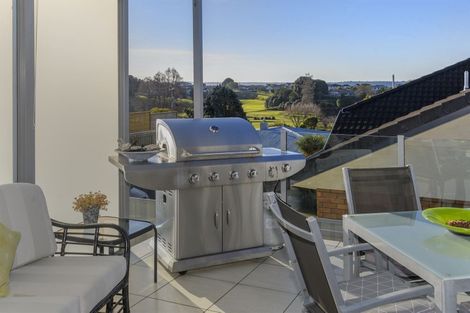 Photo of property in 8 Seaview Road, Otumoetai, Tauranga, 3110