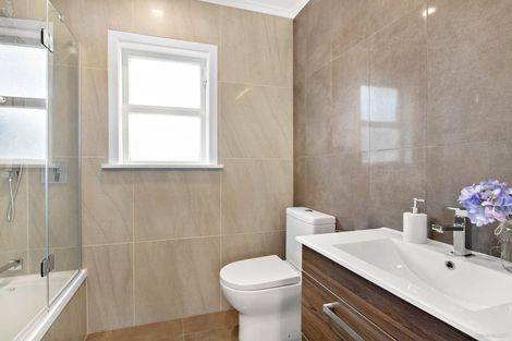 Photo of property in 6b Mckean Avenue, Manurewa, Auckland, 2102