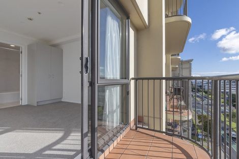 Photo of property in The Rennaissance, 5j/18 Ronwood Avenue, Manukau, Auckland, 2104