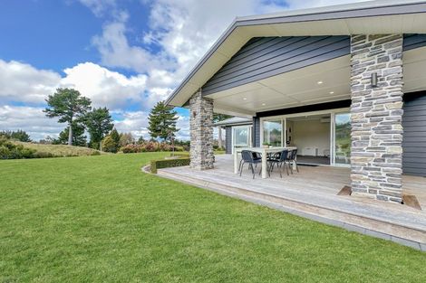 Photo of property in 7 Lochinvar Lane, Acacia Bay, Taupo, 3385