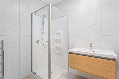 Photo of property in 5 Seafoam Road, Rosehill, Papakura, 2113