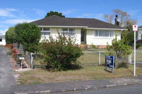 Photo of property in 5 Cajero Place, Green Bay, Auckland, 0604