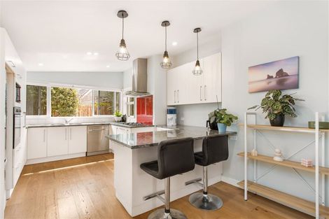 Photo of property in 7 Sawtell Place, Northcote, Christchurch, 8052