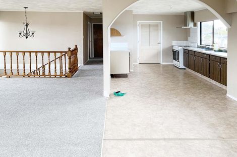 Photo of property in 2/4 Albert Street, Papakura, 2110