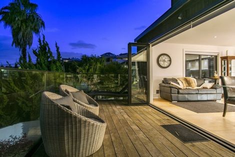 Photo of property in 2/92 Churchill Road, Murrays Bay, Auckland, 0630