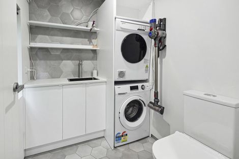 Photo of property in 47 Mount Pleasant Road, Aro Valley, Wellington, 6012