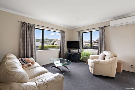 Photo of property in 11 Cresswell Place, Johnsonville, Wellington, 6037