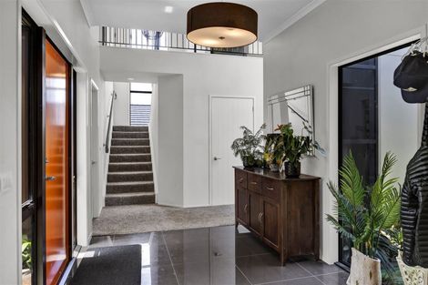 Photo of property in 1b Links Drive, Waiwhakaiho, New Plymouth, 4312