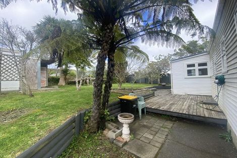 Photo of property in 12 Wavell Street, Karori, Wellington, 6012