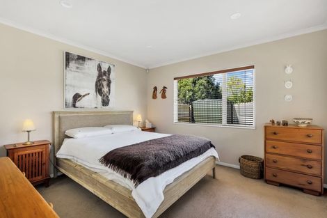 Photo of property in 6 Lantern Court, Henderson, Auckland, 0612
