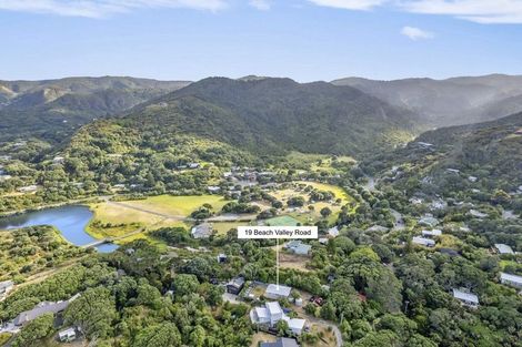 Photo of property in 19 Beach Valley Road, Piha, New Lynn, 0772