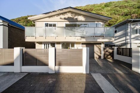Photo of property in 225 Muritai Road, Eastbourne, Lower Hutt, 5013