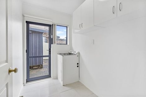 Photo of property in 1 Bougainvillaea Terrace, Goodwood Heights, Auckland, 2105