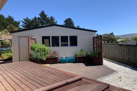 Photo of property in 21 Fenchurch Grove, Stokes Valley, Lower Hutt, 5019