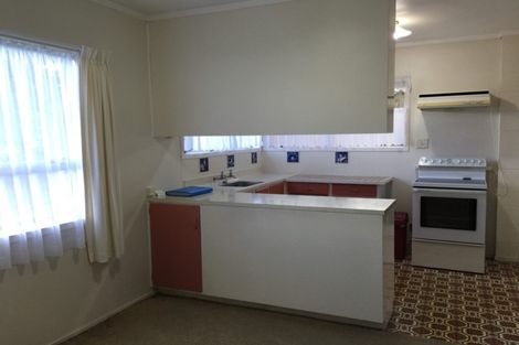 Photo of property in 1/3 Mcquoid Place, Glenfield, Auckland, 0629