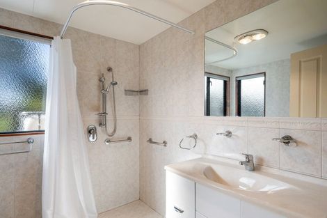 Photo of property in 28 Claremont Rise, Levin, 5510