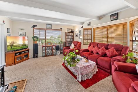 Photo of property in 24 Kereru Street, Waikanae, 5036