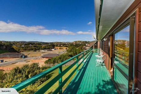 Photo of property in 5 Shackle Lane, Whitby, Porirua, 5024