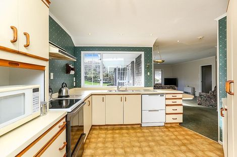 Photo of property in 5 Byron Place, Whalers Gate, New Plymouth, 4310