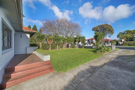 Photo of property in 56 Landscape Road, Papatoetoe, Auckland, 2025