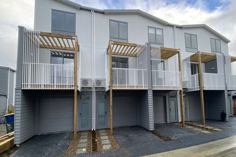 Photo of property in 5/2 Moor Avenue, Te Atatu Peninsula, Auckland, 0610