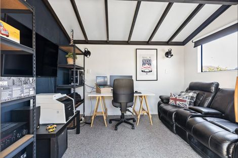 Photo of property in 16 Lockhart Avenue, Milson, Palmerston North, 4414